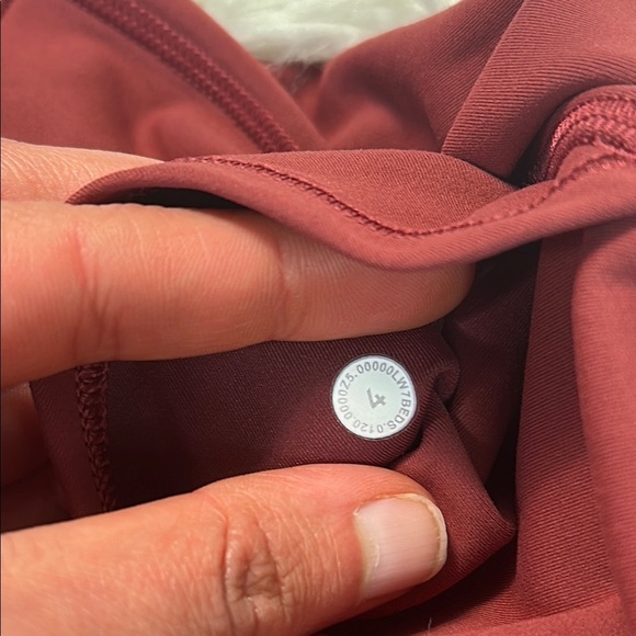 Lululemon Invigorate High-Rise Short 10" Chianti - Picture 5 of 5